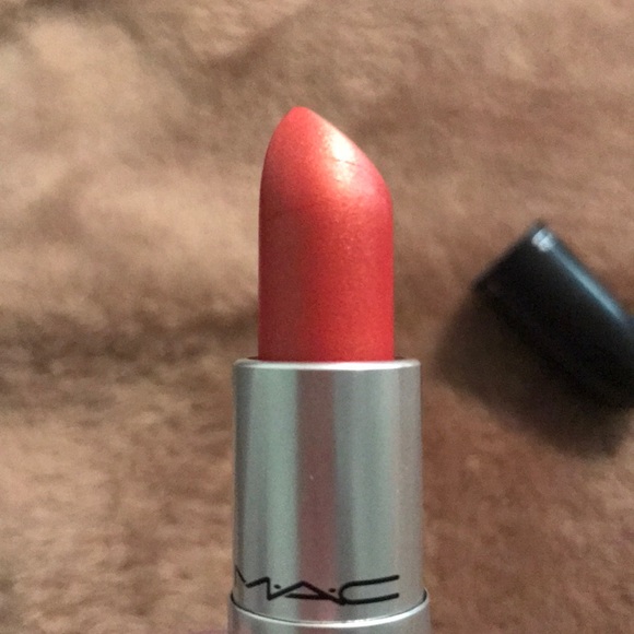MAC FROST LIPSTICK full size - Picture 5 of 5